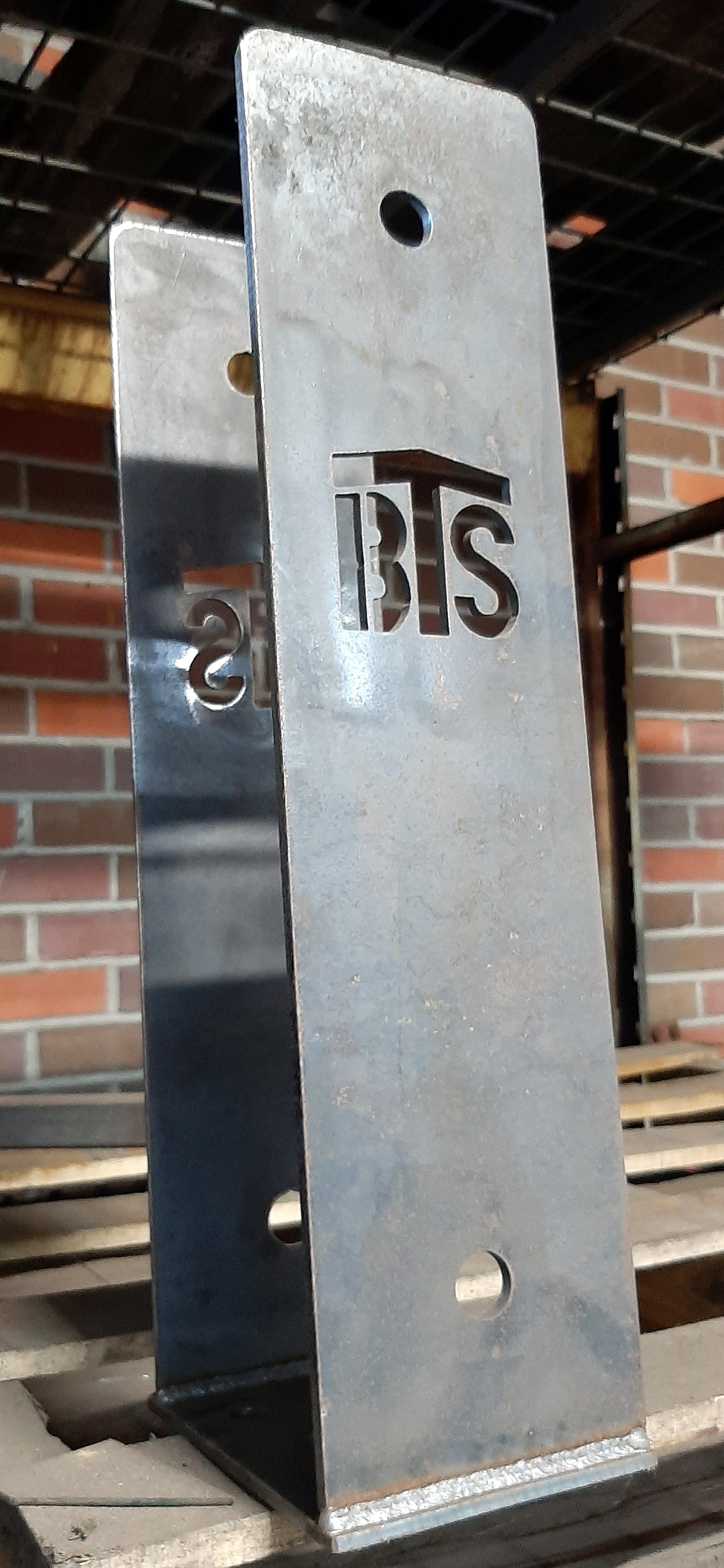 WET-SET / DRY-SET POST BRACKETS Blackwater Truss Systems